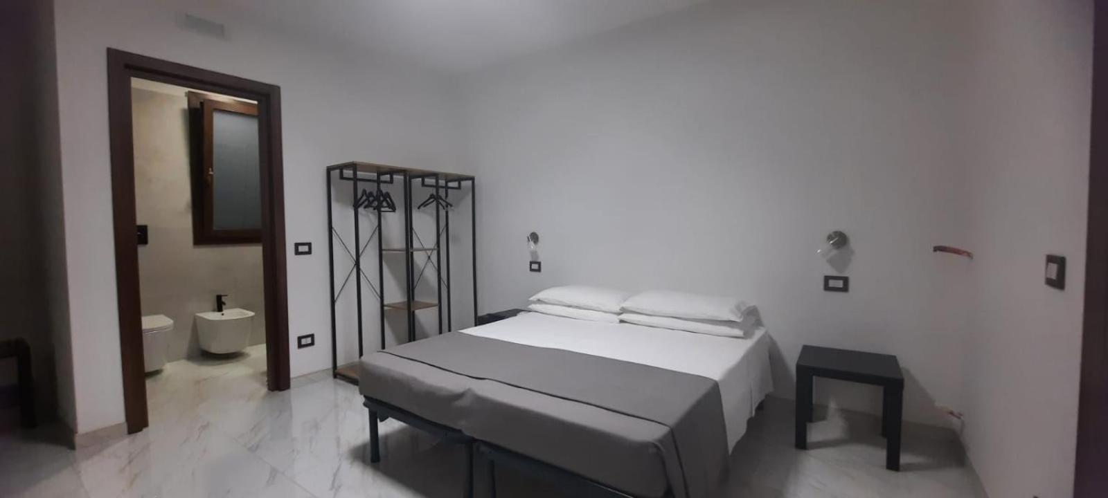 Residenza Del Sole Bed & Breakfast Surbo Dış mekan fotoğraf