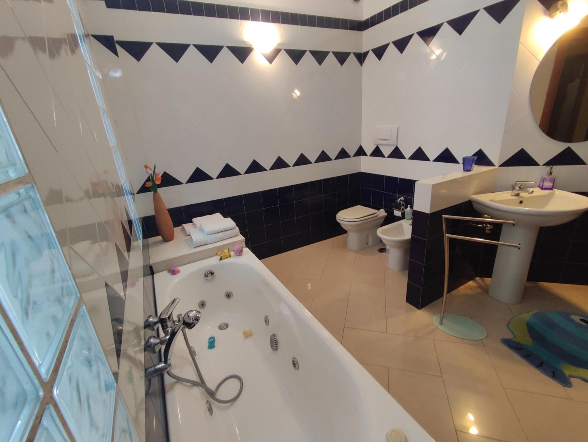 Residenza Del Sole Bed & Breakfast Surbo Dış mekan fotoğraf