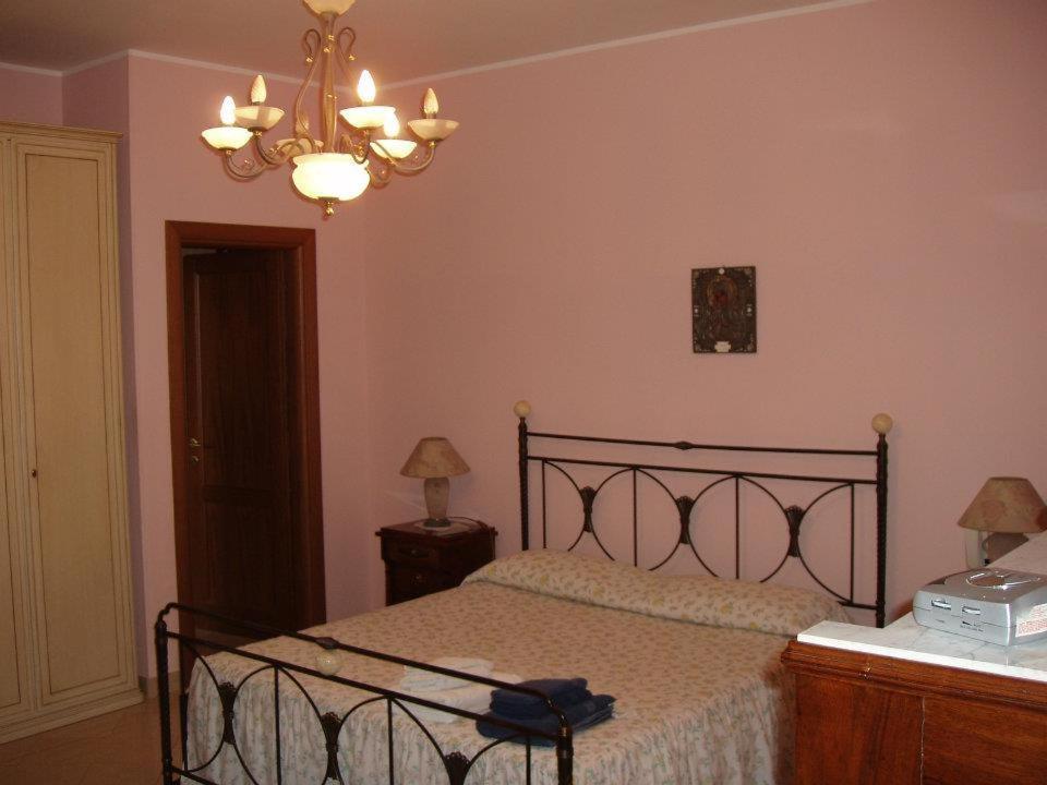 Residenza Del Sole Bed & Breakfast Surbo Dış mekan fotoğraf