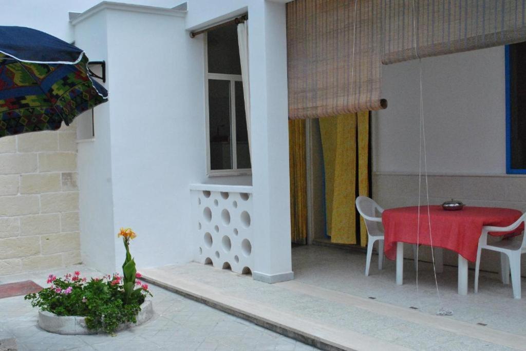 Residenza Del Sole Bed & Breakfast Surbo Dış mekan fotoğraf