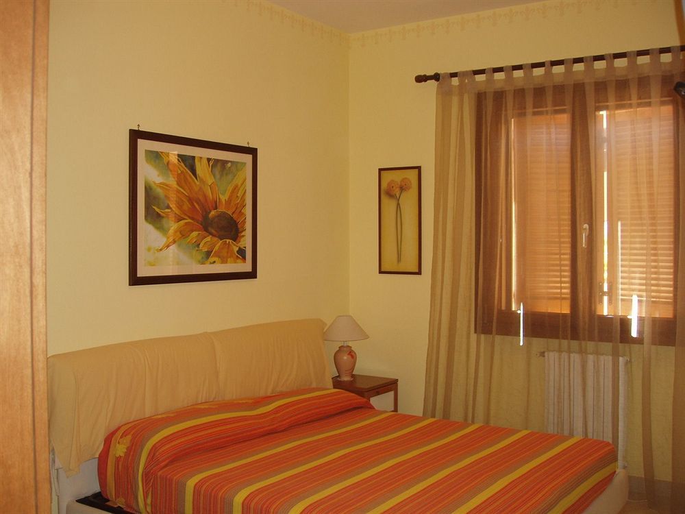 Residenza Del Sole Bed & Breakfast Surbo Dış mekan fotoğraf